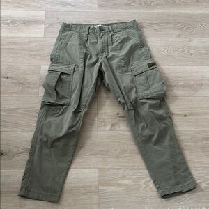 Zara Green Cargo Pants with Utility Design